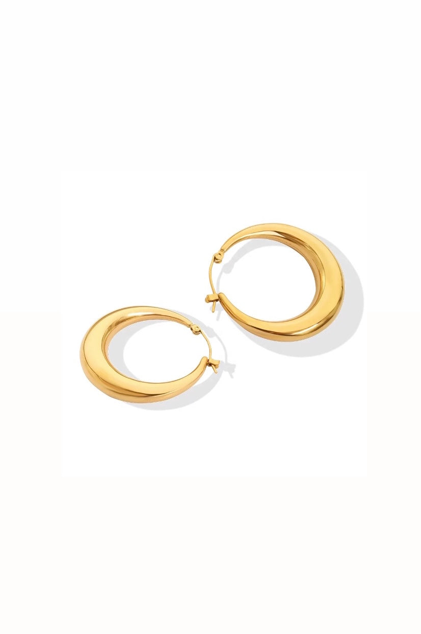 Gold Tu Forma Hoop Earrings